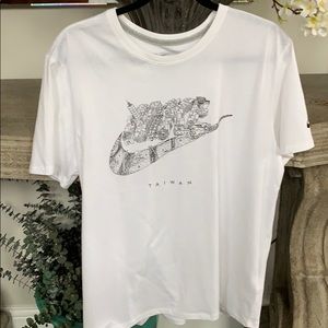 Nike Athletic Fit T-Shirt NWOT